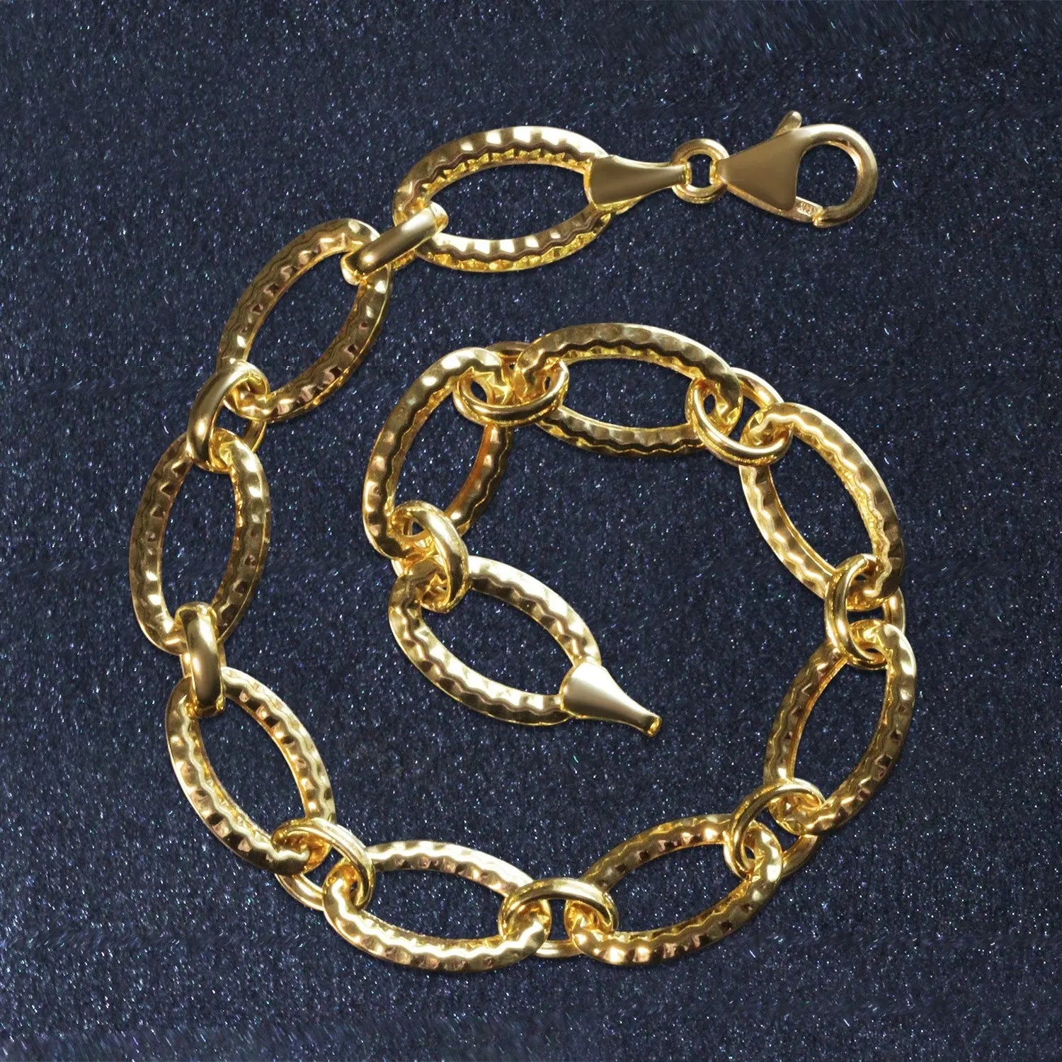 Textured Oval Link Bracelet in 14k Yellow Gold (8.60 mm) RCJ